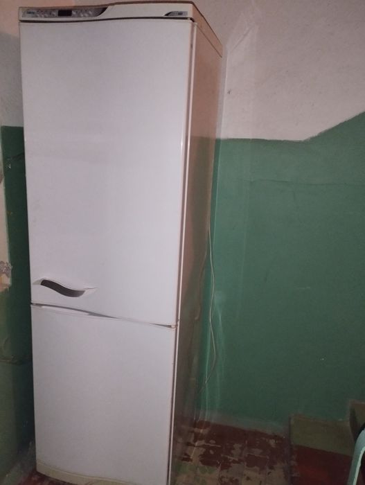 Холодильник Атлант б/у в хорошем состоянии