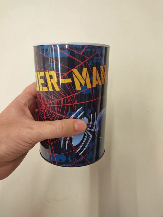 Pușculiță metalică Spiderman!