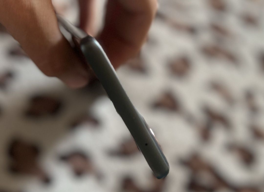 Vând Motorola g85 5g
