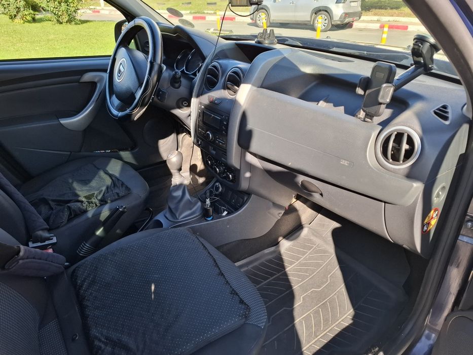 Vând Dacia Duster 4x4