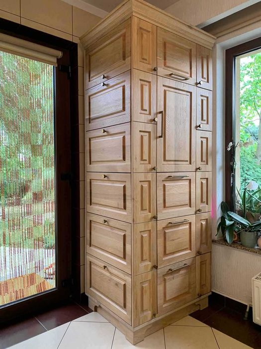 Mobila la comanda (lemn masiv)