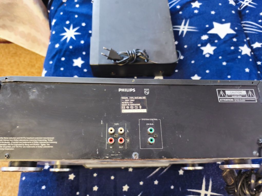 Vând dublu casete deck Philips