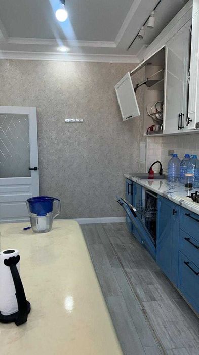 Продаётся 2-ком. кв. в 17 мкр 20 дом