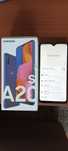 Телефон Samsung A20s неразличим от нов + 9 кейса