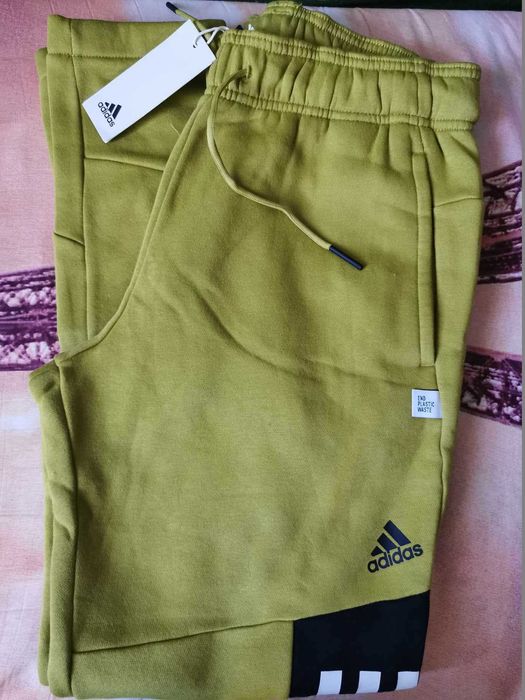 Мъжко долнище, Adidas, 75 лв.