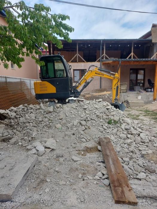 Piatră,Nisip,Sort,Pământ-Vegetal,Miniexvavator,Săpături,Excavații