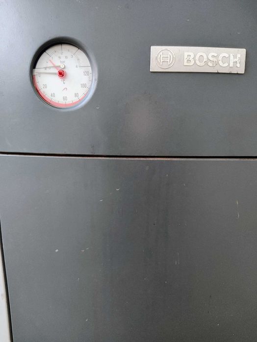 Котел на твърдо гориво Bosh /възможност за работа на пелети/