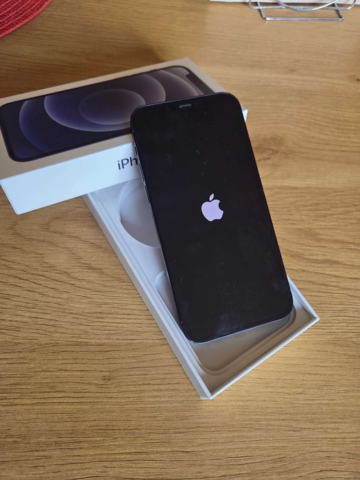 Телефон IPhone 12- 64GB