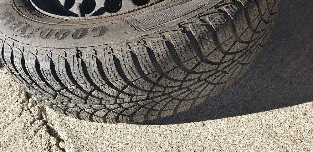Cauciucuri iarna Hankook 205/55/16, Goodyear 195/65/15