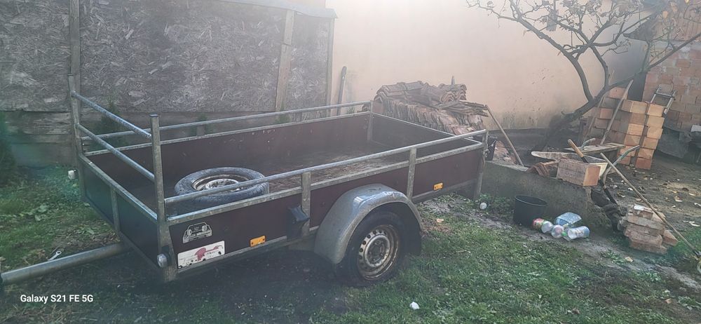 Remorcuță 750 kg dimensiuni 252x127cm