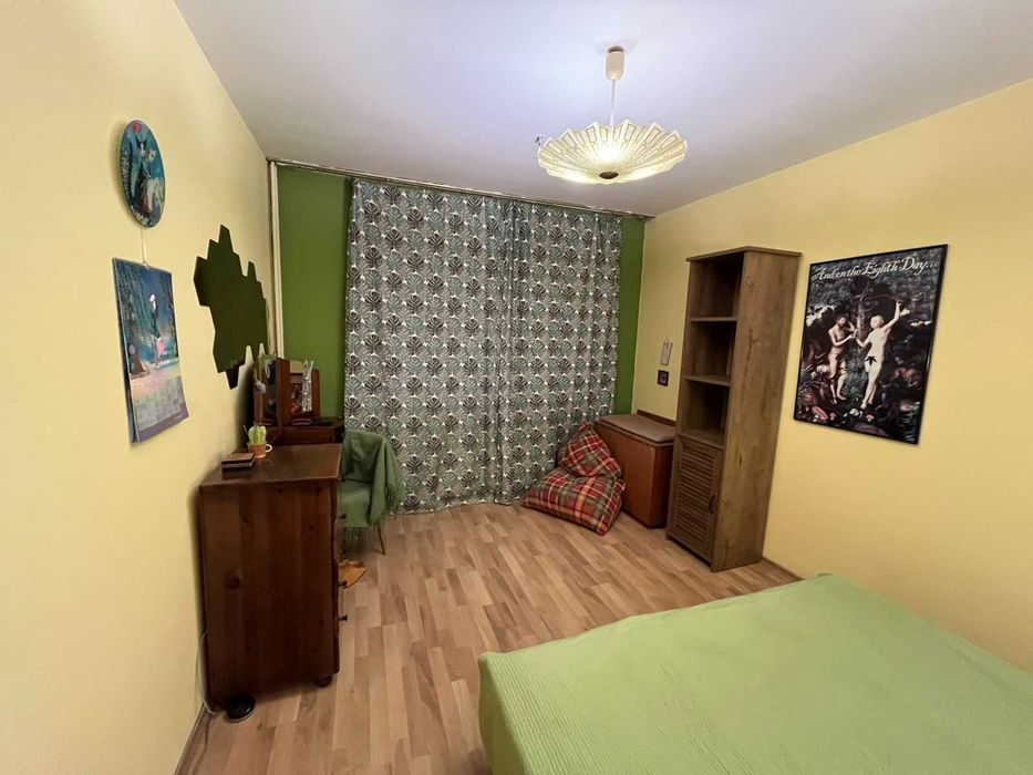 просторен тристаен апартамент