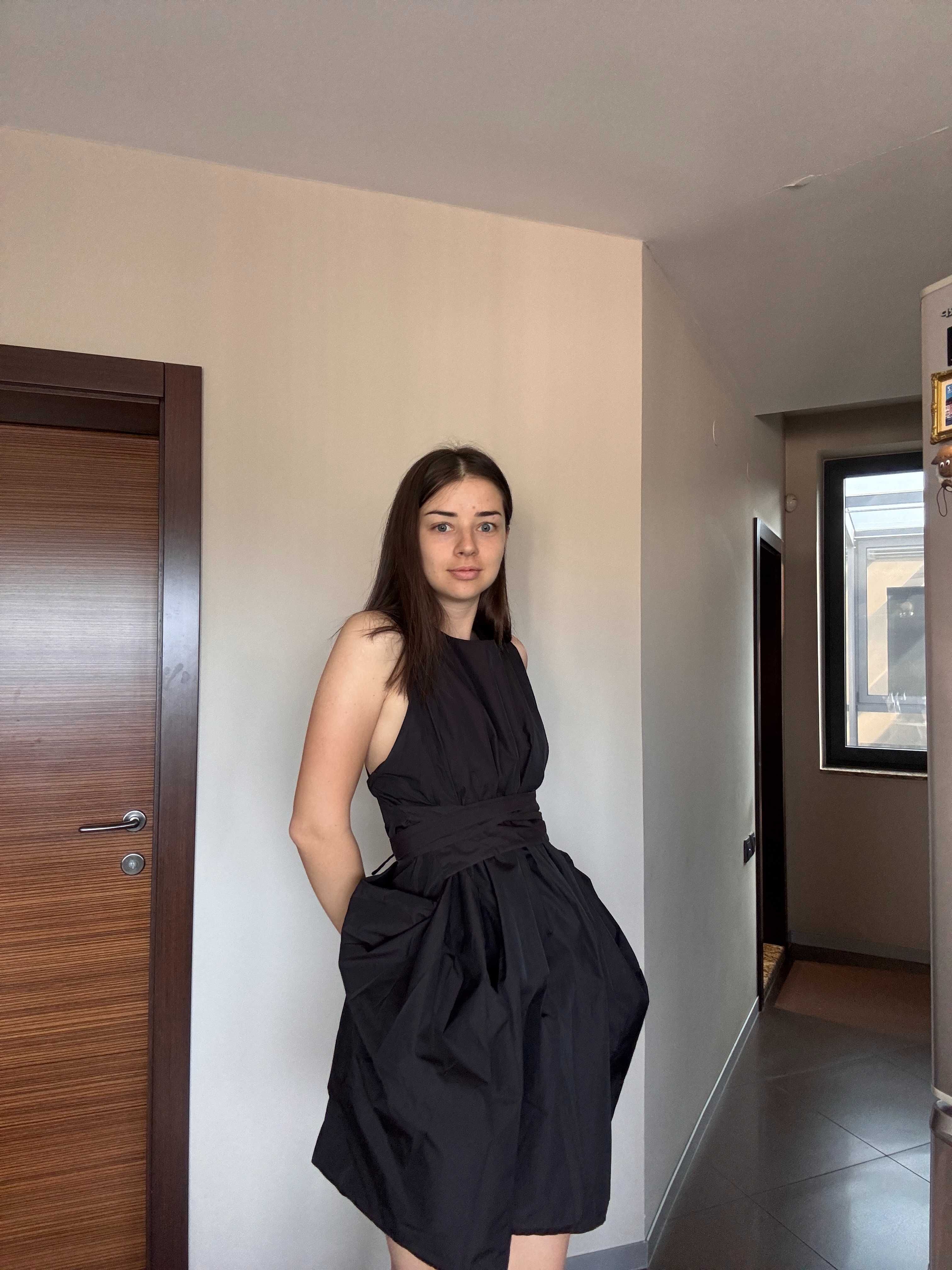 Jacquemus / Ganni / Theory / Evis рокля