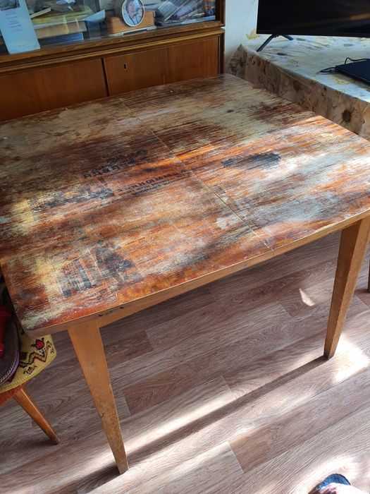 Отдам стол бесплатно