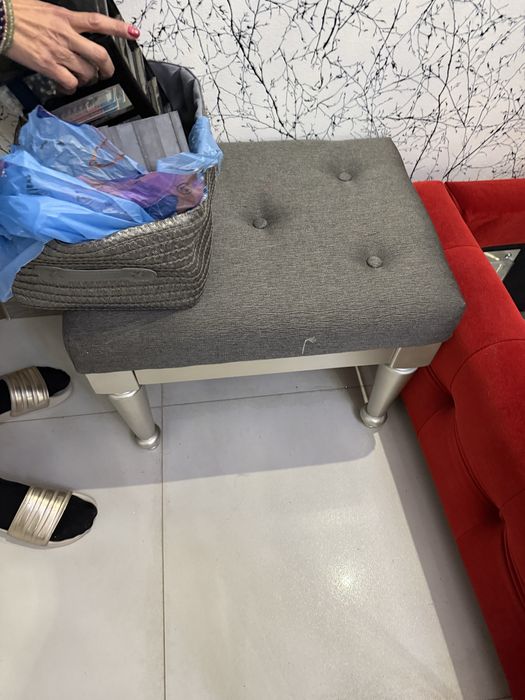 Vand masa de toaleta cu taburete