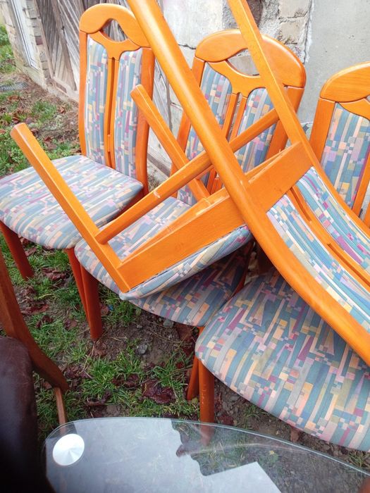 Scaune tapițate vechi