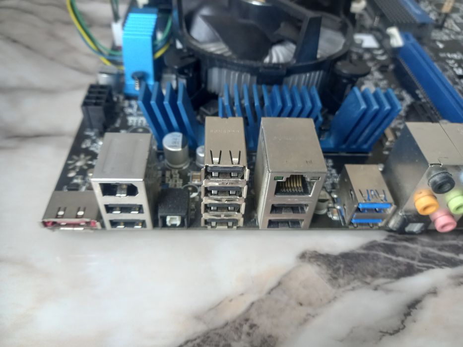 Дъно ASRock H61M-DGS + Intel® Core™ i7-3770+16gb lga 1155