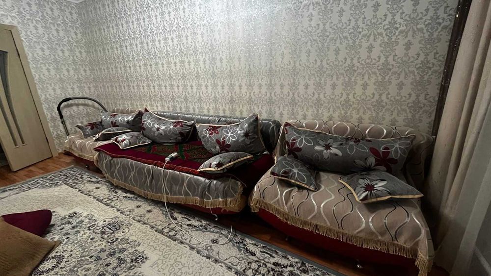 Диван с двумя креслами (раздвижной)