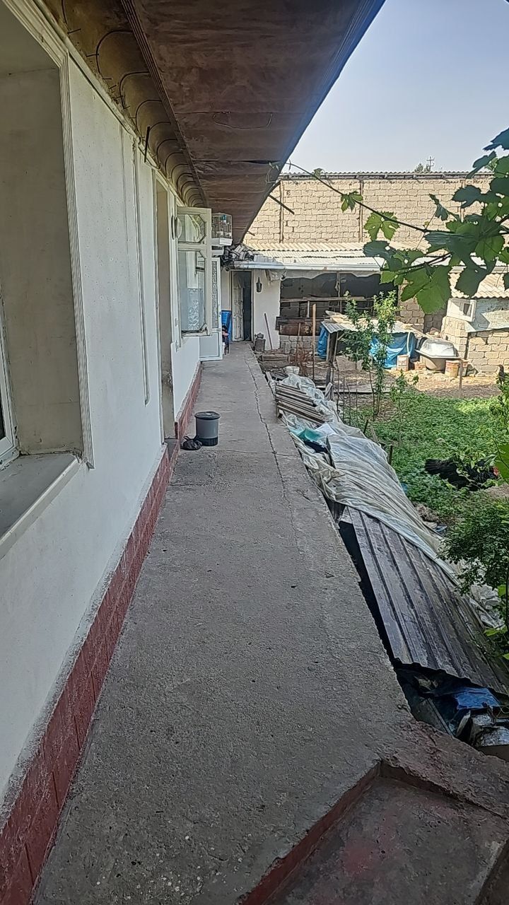 Sergeli tumani Xon Saroy mehmonxonasi yonida