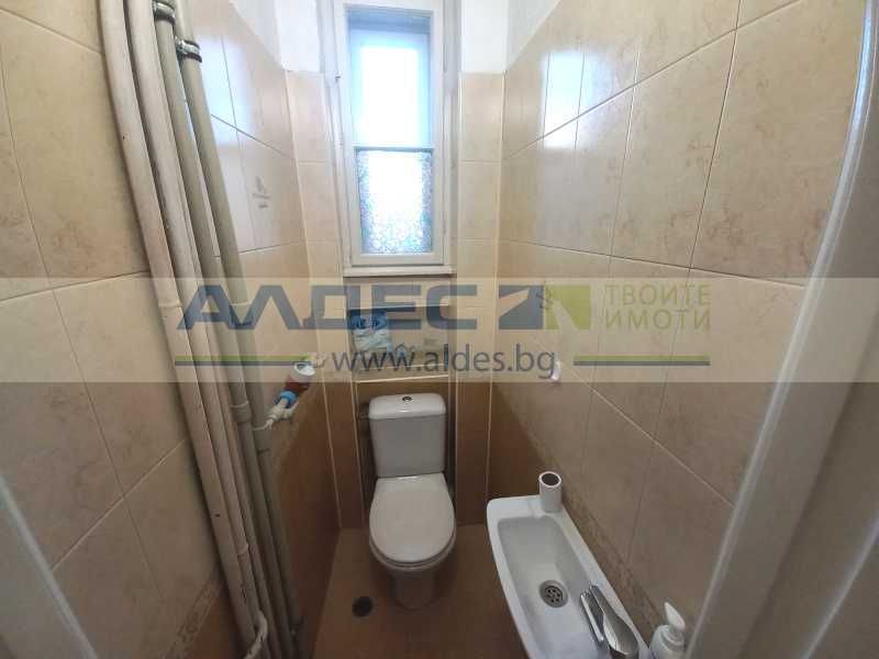 Дава се под наем Тристаен апартамент в София, Център - 108 кв.м за 950 € - Снимка #14