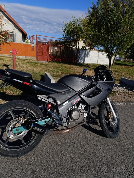 Vând honda cbr 125