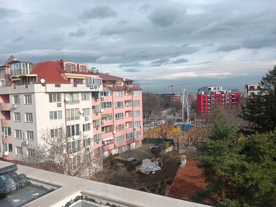 Овча купел тристаен, с хубава гледка