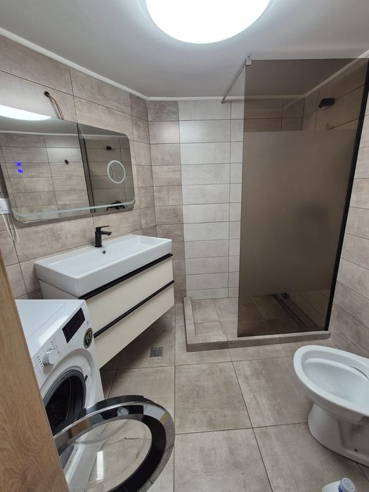 Inchiriez casa 3 camere Galata