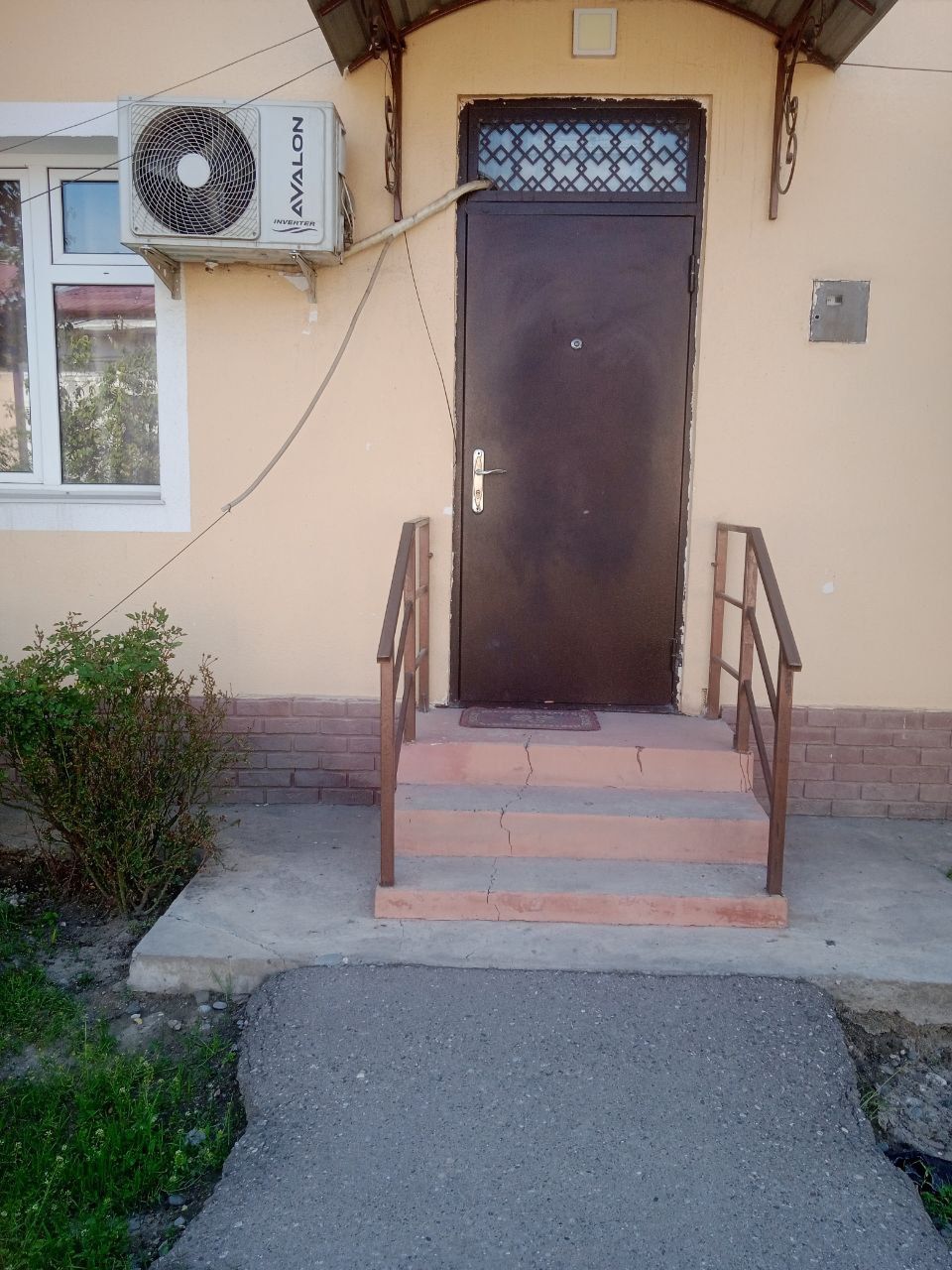 Xovli sotiladi aylanpa kotedj