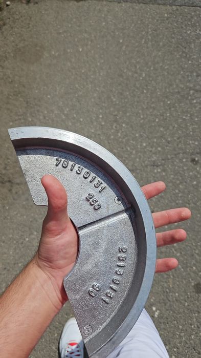 Brate aparate cap la cap