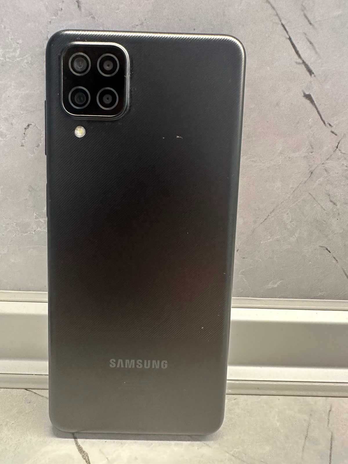 Смартфон Samsung Galaxy A12