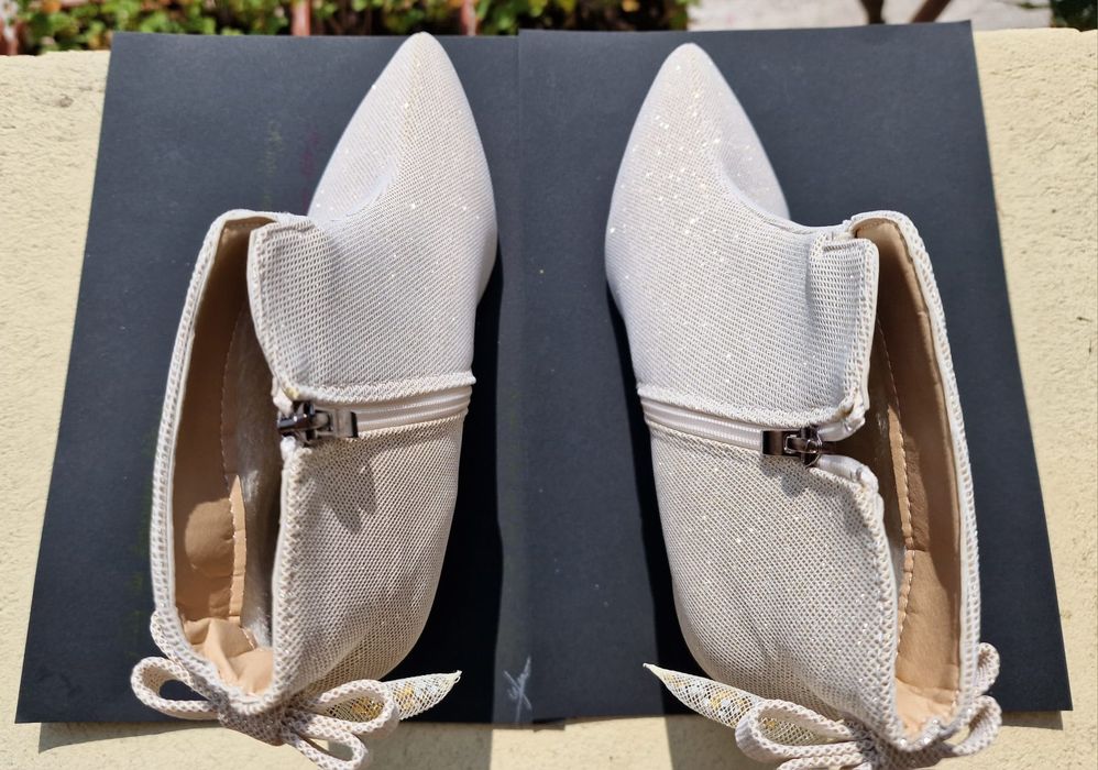 Botine noi de vanzare