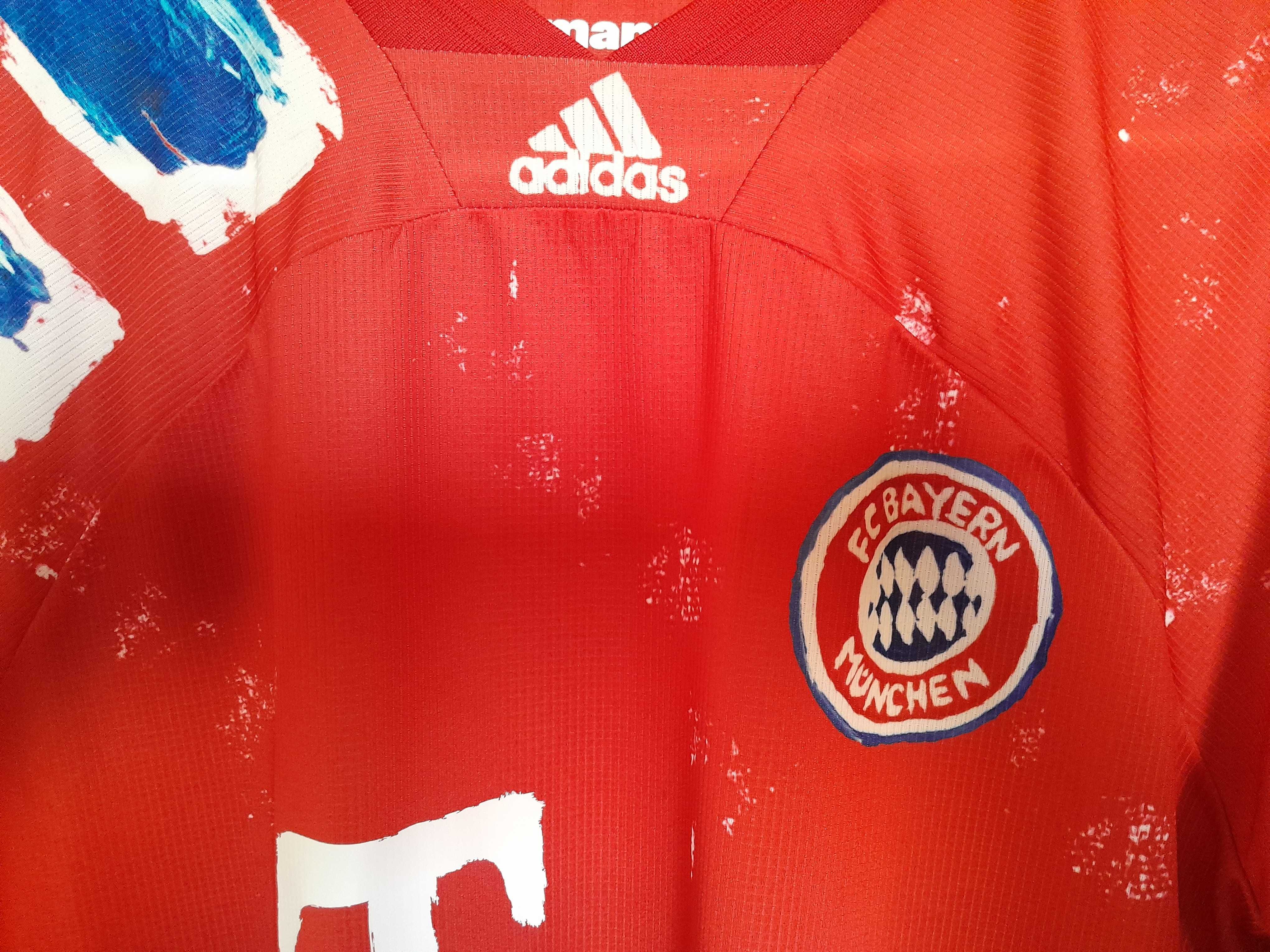 Продавам оригинална тениска Bayern Munich x Pharrell Williams artworks