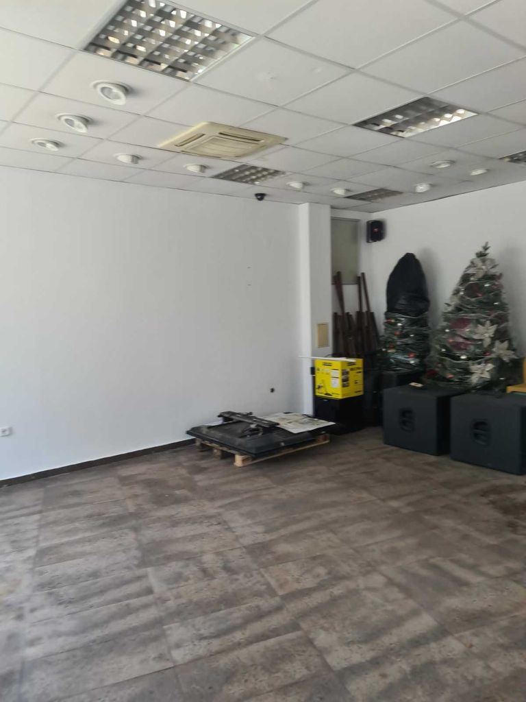Дава се под наем Офис в Силистра, Запад - 190 кв.м за 1530 € - Снимка #4