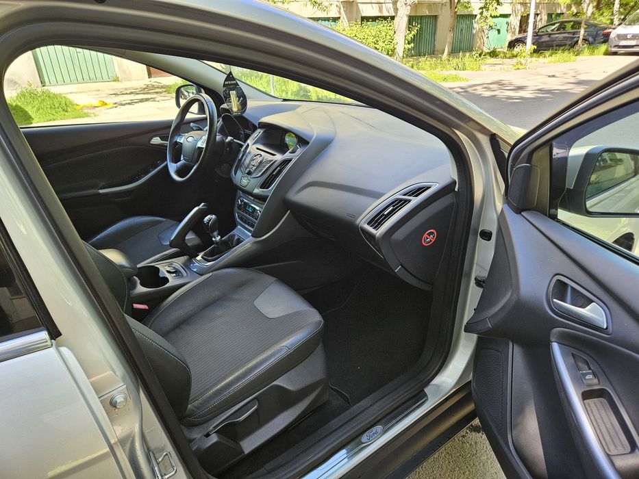 Ford Focus model Titanium 2012 / Piele / Keyless GO-Entry / Clima /