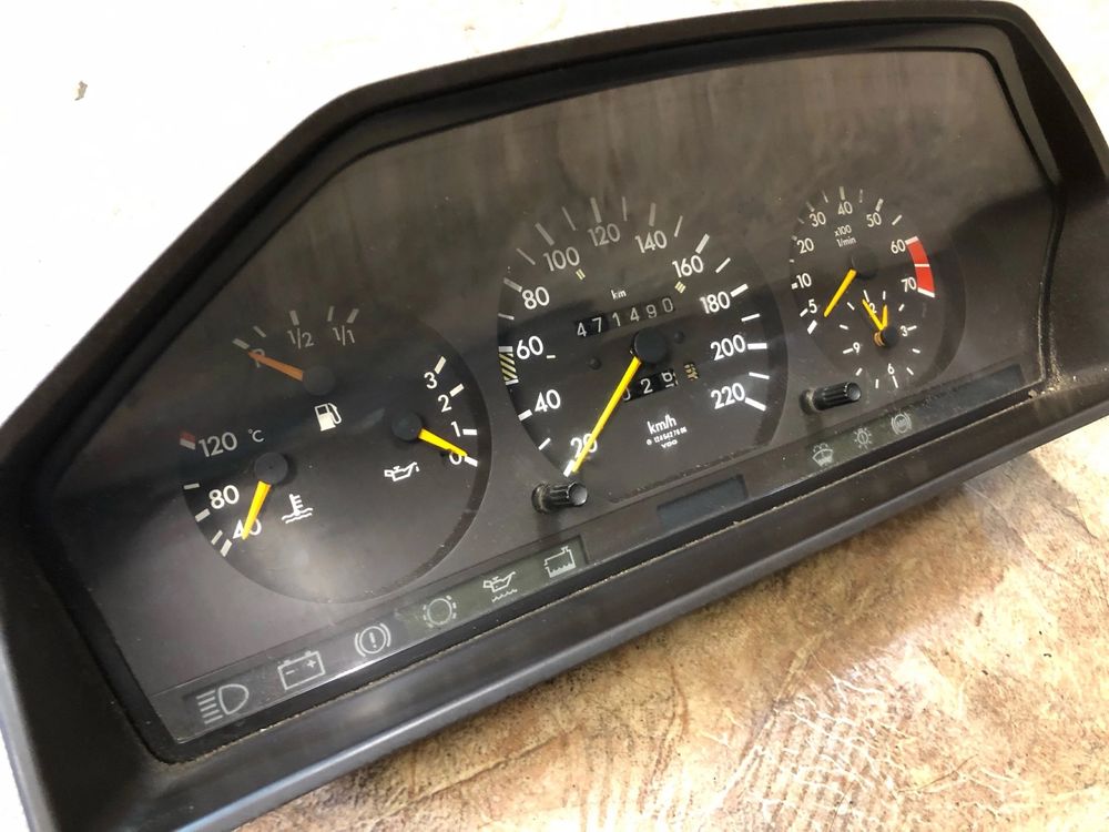 Продам Зачасти на Мерс 124
