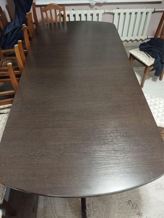 Продам стол. В хорошем состоянии. Длина 3 метр. Ширина 110.