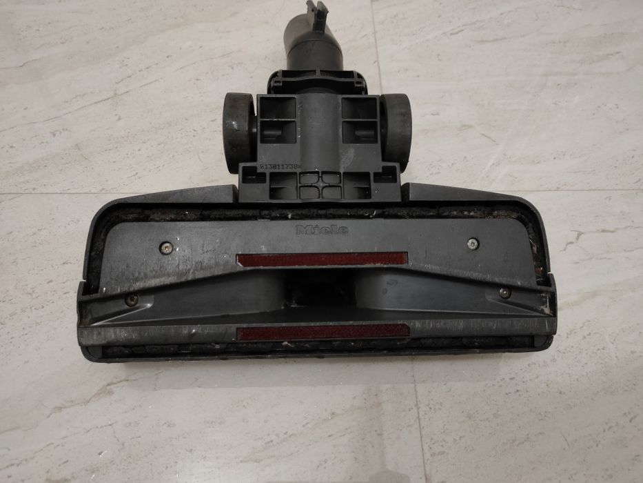 Продавам четка за прахосмукачка Миеле/Miele.