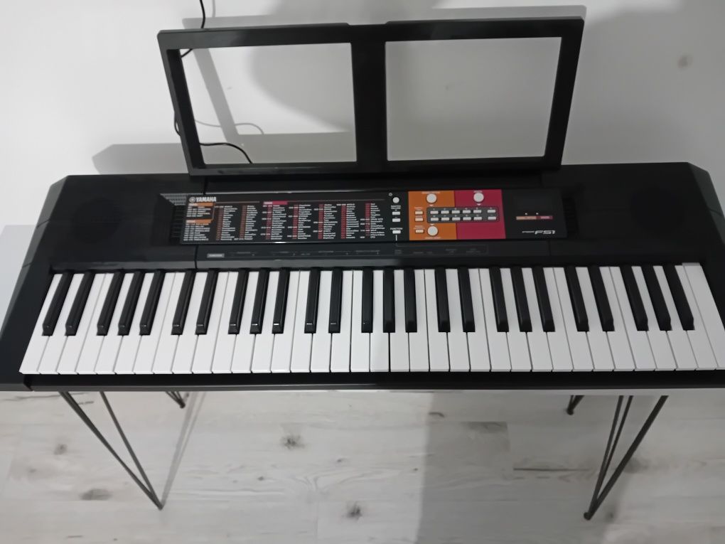 Orgă Yamaha psr-E51