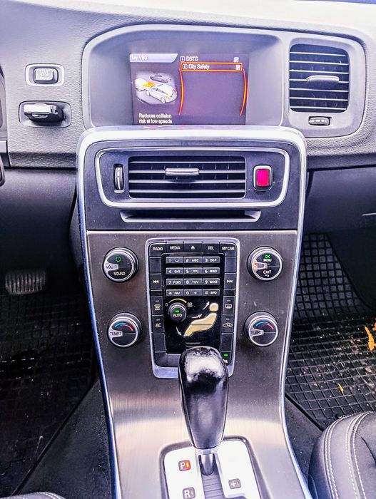 Volvo V60 2.0 D3 - 12000 лв