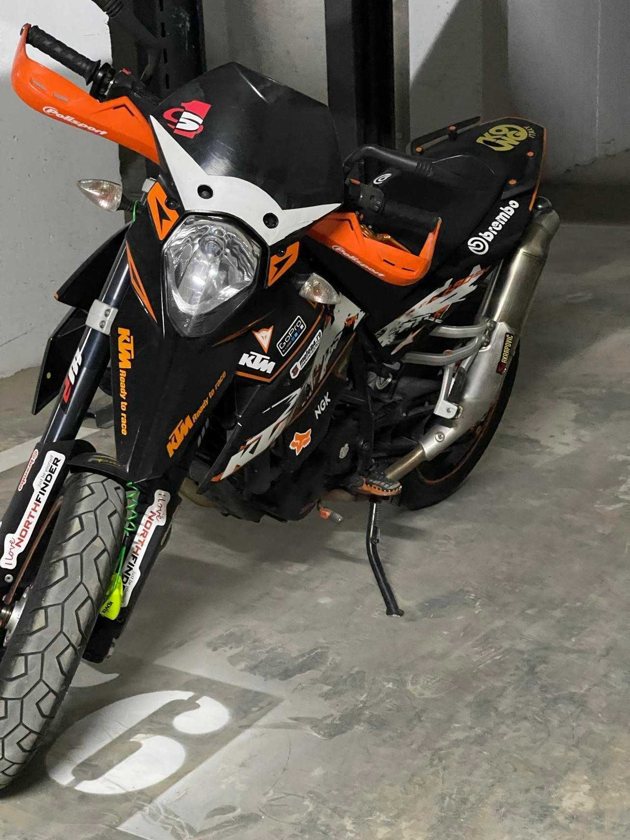 KTM 690 SM Supermoto