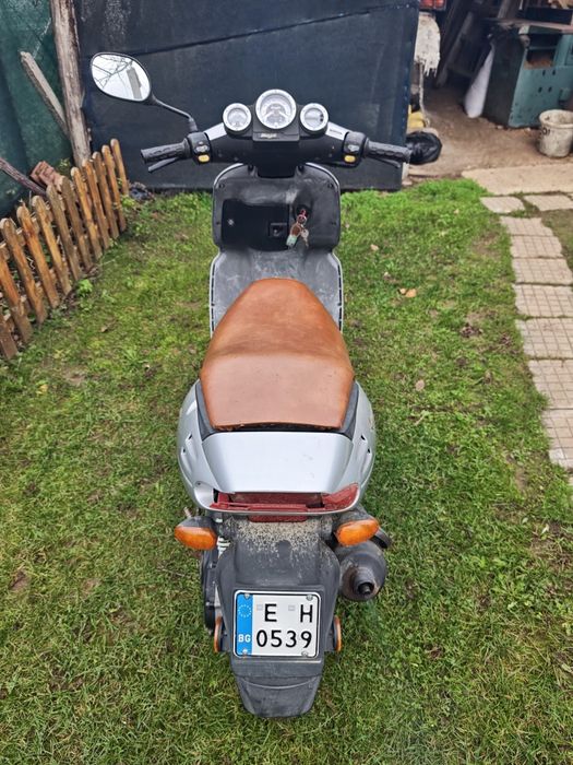 Продавам скутер  49 кубика