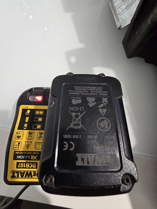 Dewalt dce008g rază verde