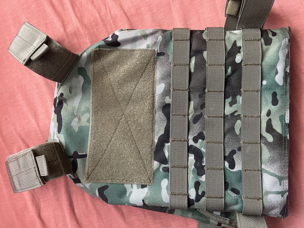 Бронежилетка за airsoft