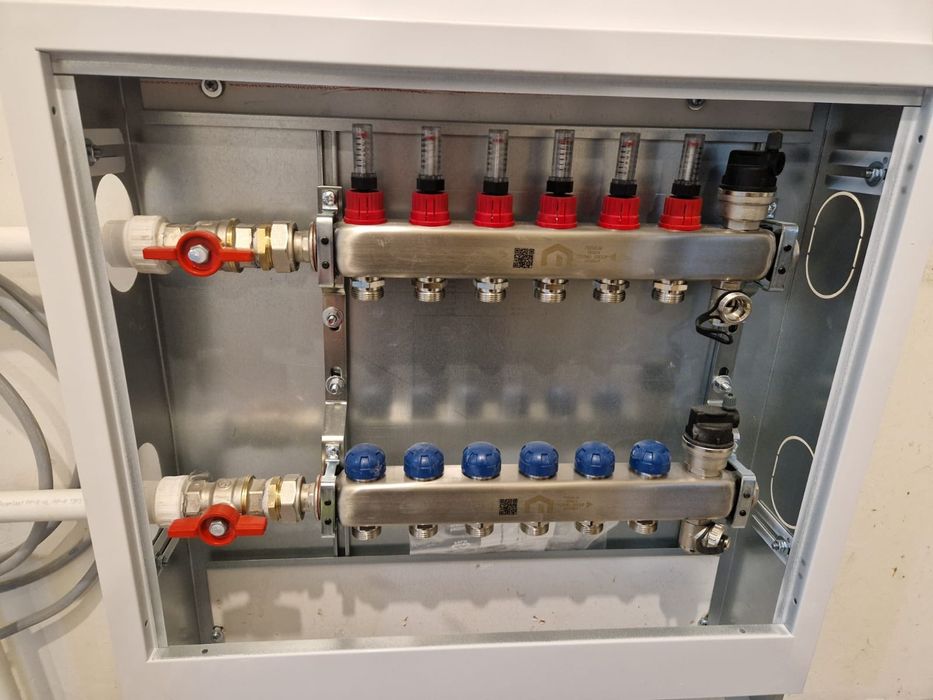 Instalator Încalzire in pardoseala Instalații sanitare & termice  Pomp