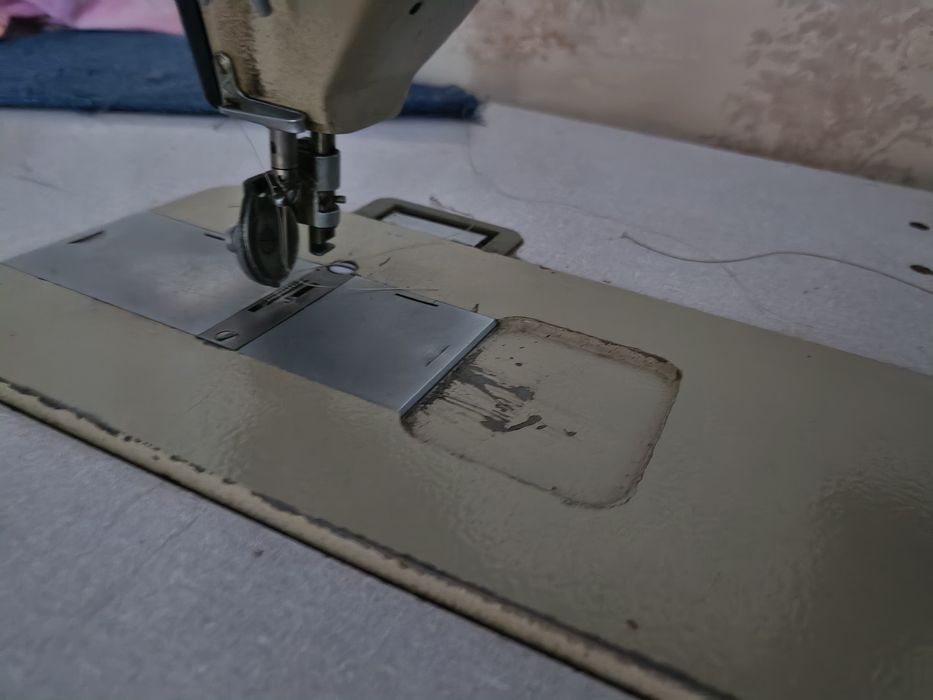 Se vinde masina de cusut 380 V