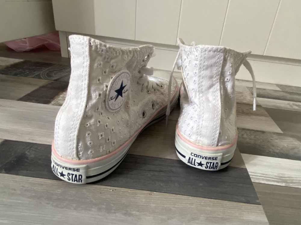 Converse Нови бели кецове 35 номер