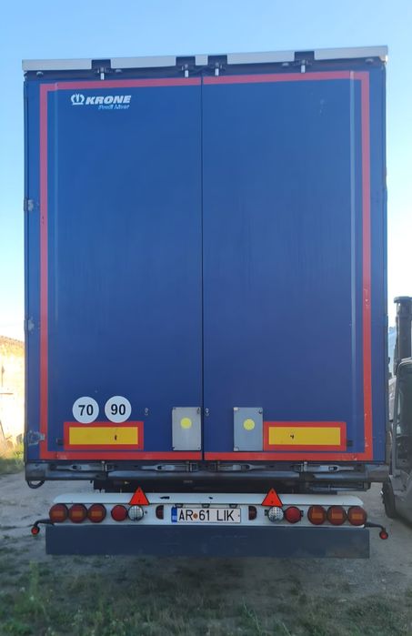 Semiremorca prelata standard Krone obloane aluminiu axe lift. Schmitz