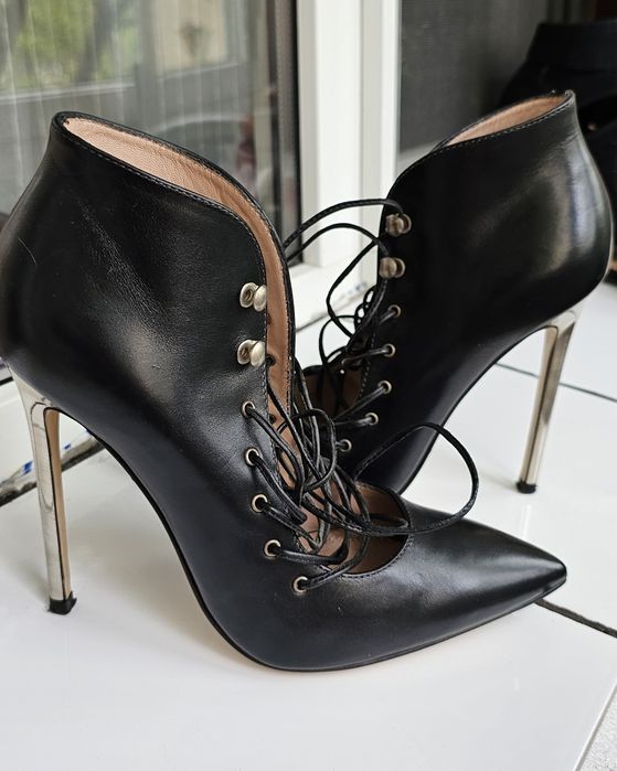 Botine din piele