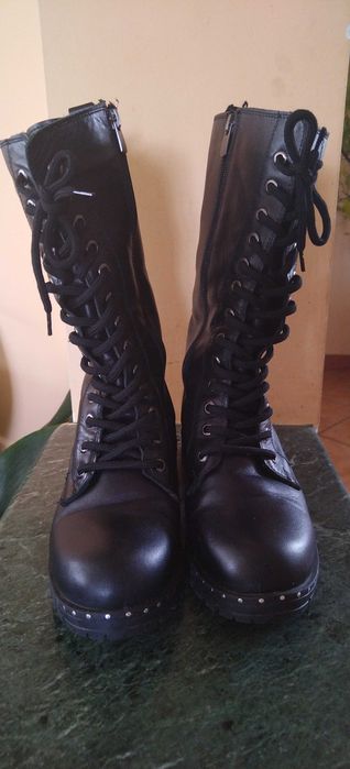 Vând ghete din piele naturala mărimea 39