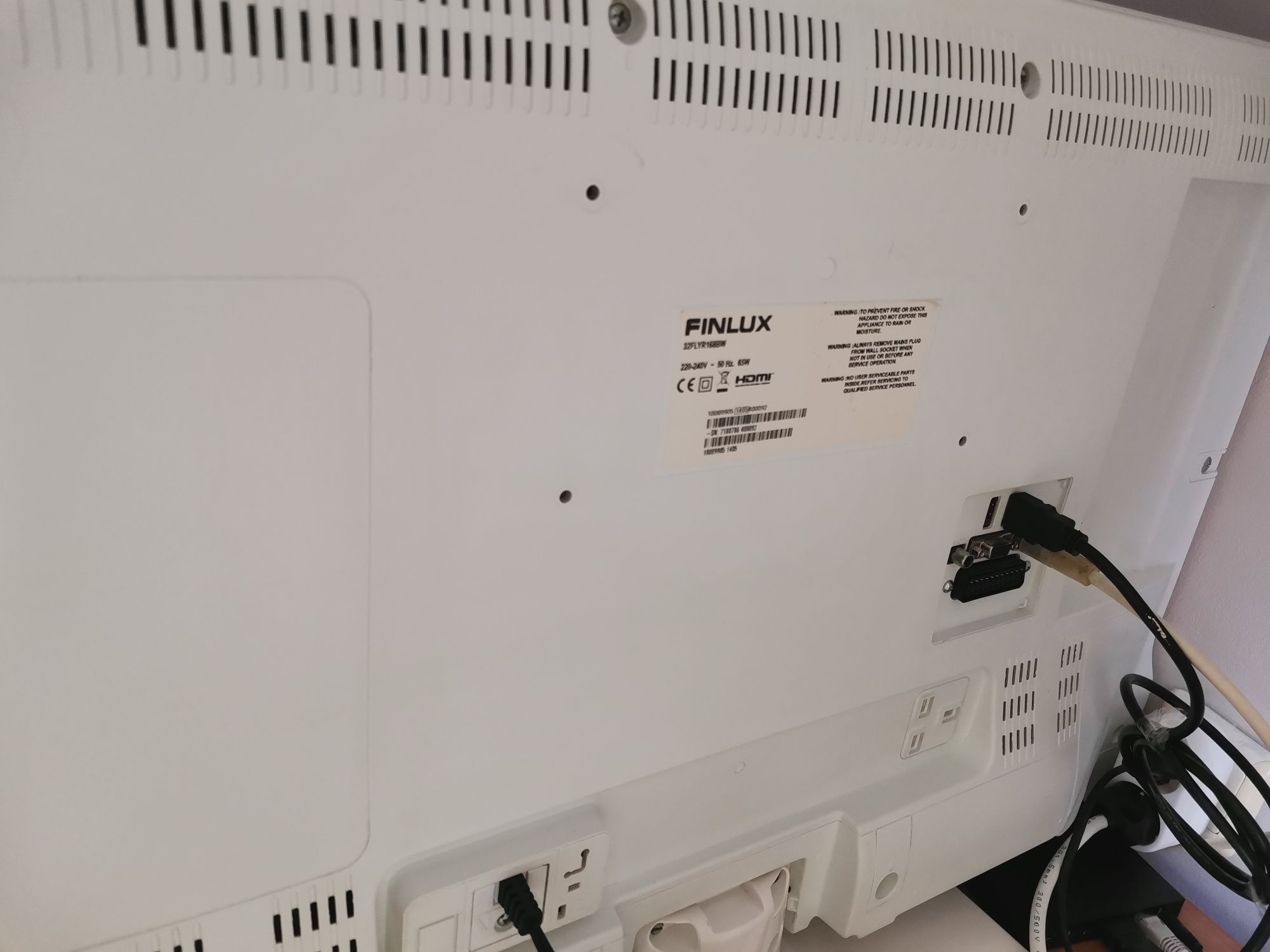 Телевизор бял Finlux 32'