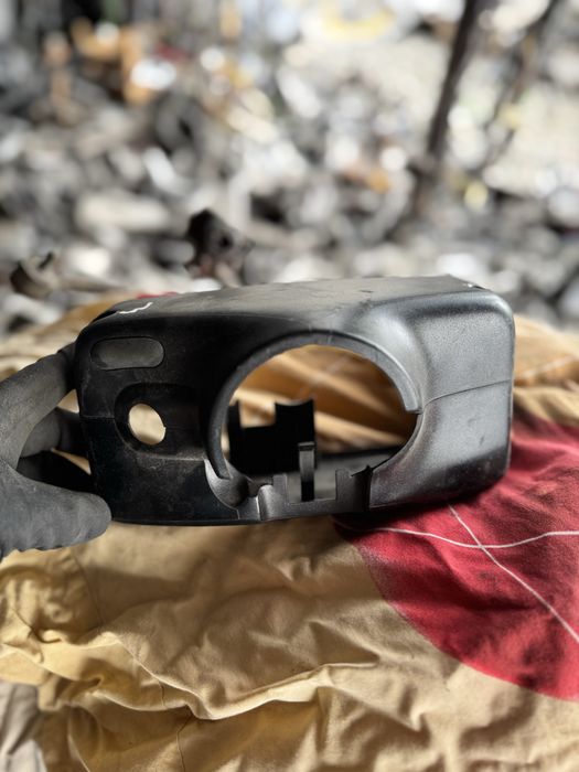 Кожух руля гольф 3,пассат б3 привозные европа